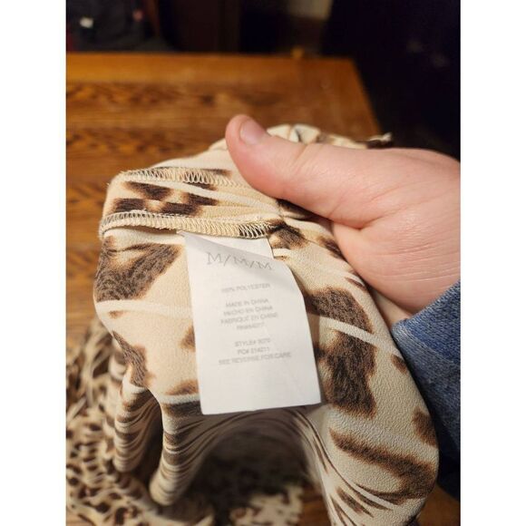 CAbi 3070 Ginger leopard Top Size Medium - Picture 4 of 5